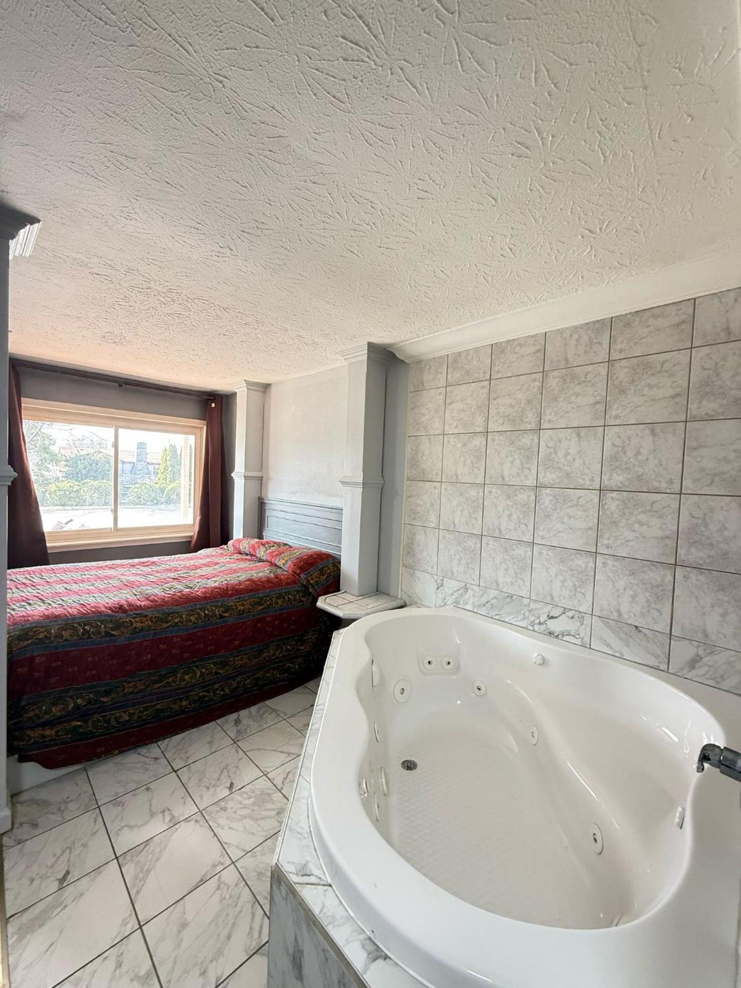 Blisspoint Inn Fka Motel 6T7 Ινδιανάπολη Εξωτερικό φωτογραφία