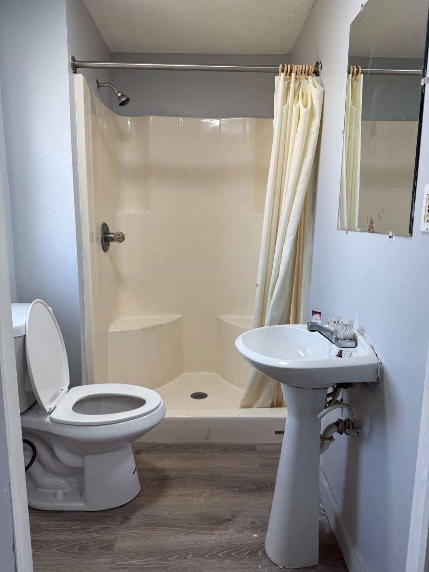 Blisspoint Inn Fka Motel 6T7 Ινδιανάπολη Εξωτερικό φωτογραφία
